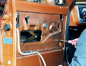 Electric-Life regulator mounted in door