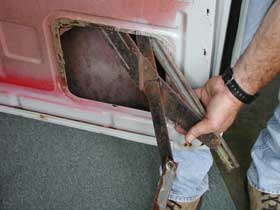 removing manual regulator from door